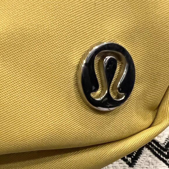 NWT Golden Sand lululemon Everywhere Belt Bag EBB 1L FAST SHIP - Picture 2 of 9